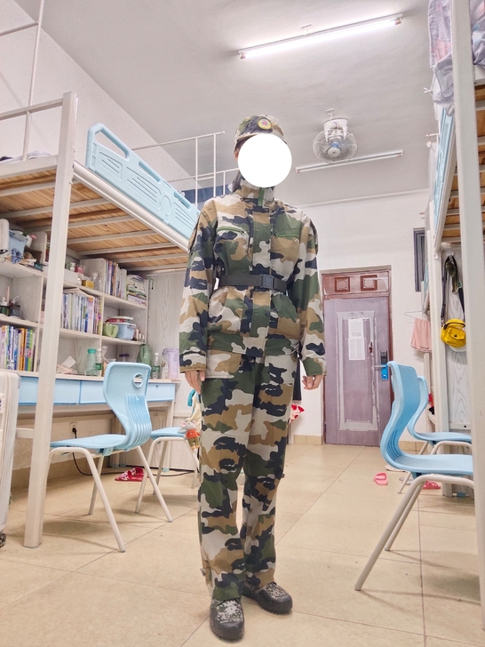 二手军训服装全套，状态良好，洗好放置。含；...