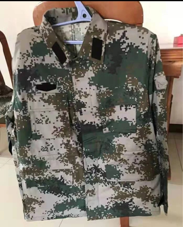 二手迷彩工作服，正品包邮送帽子，单拍39套...