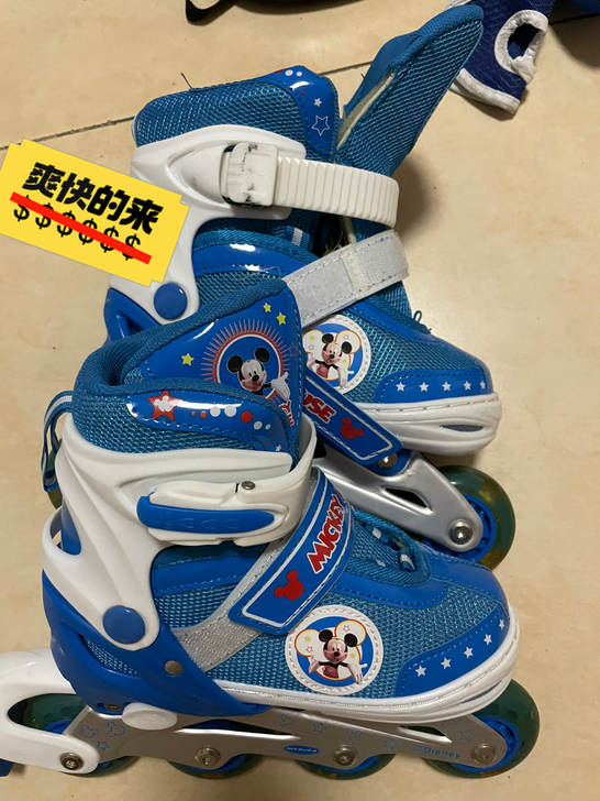 迪士尼品牌，27-30码，几乎全新，穿了一...
