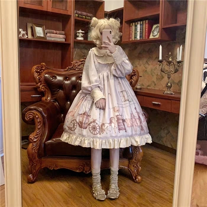 Lolita小童话，有一边的珍珠扣子不小心...