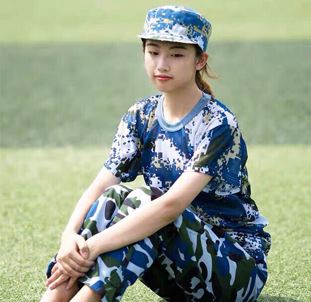 广州高校，二手军训服九成新两套 ！