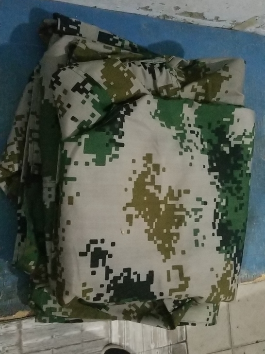 两套迷彩服175尺码,只穿了一天已经洗干净了