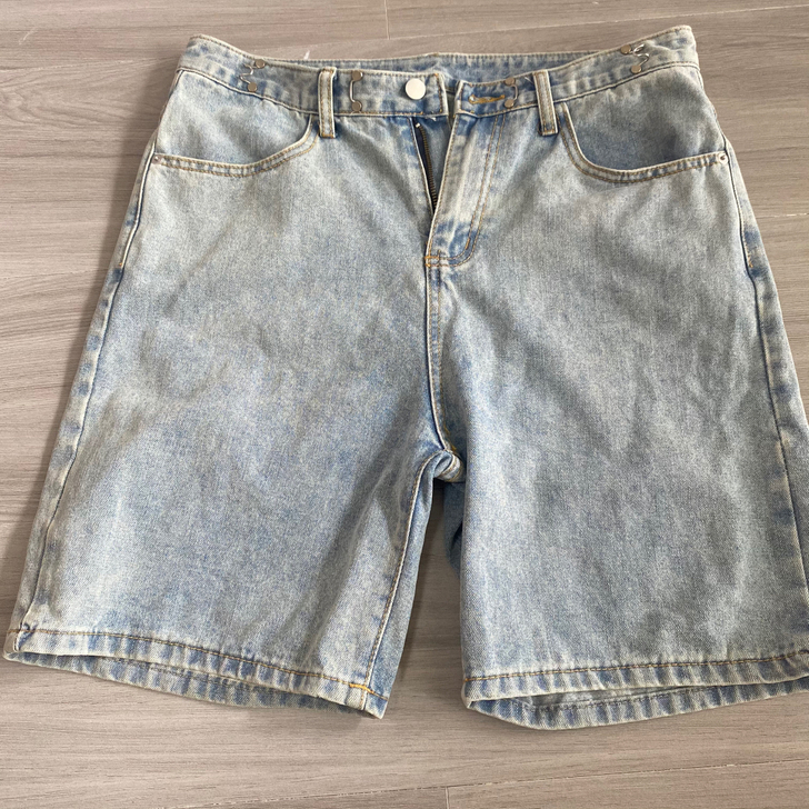 Boy风显瘦可调节牛仔中裤