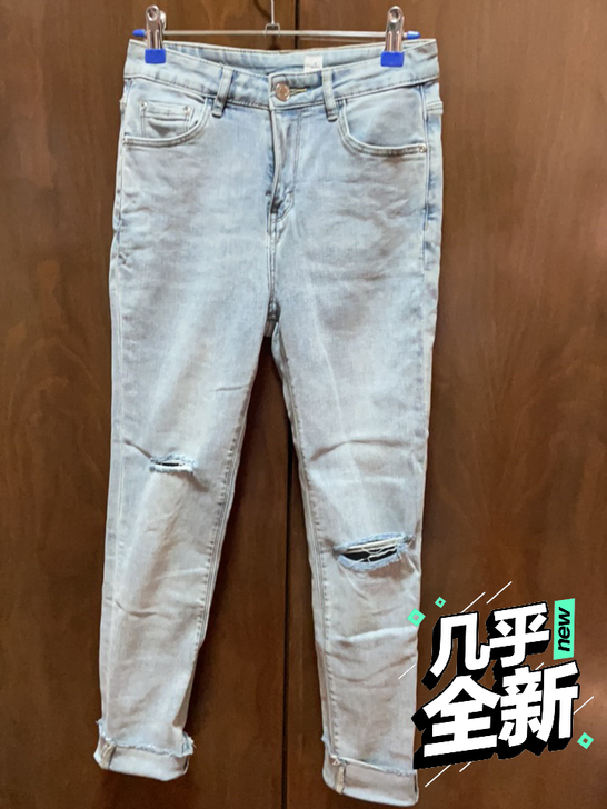 破洞牛仔裤，全身弹