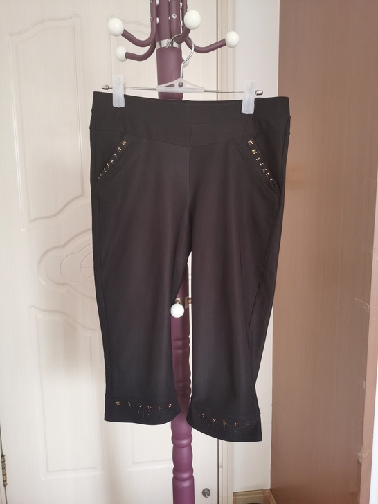 黑色短裤，未穿出去过，（可看看店内其他出手...