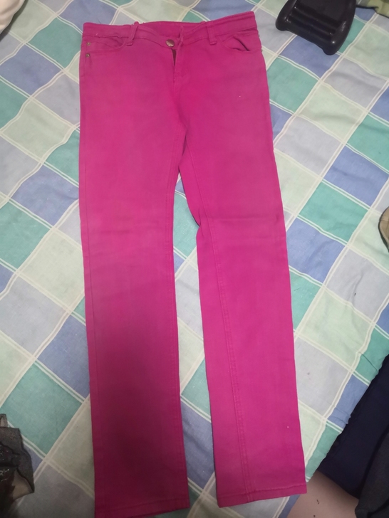 纯棉裤子。几乎全新，M号发福穿不上了。打包...