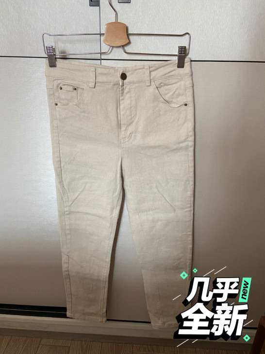 米白色牛仔裤m号,本人孕前167,110合...