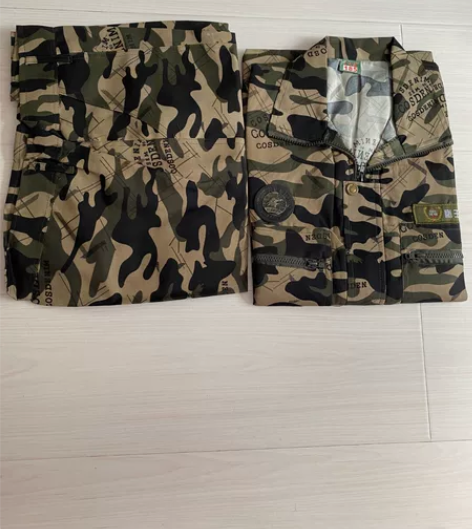 长袖迷彩服50元/套，面料很厚，防尘，共1...