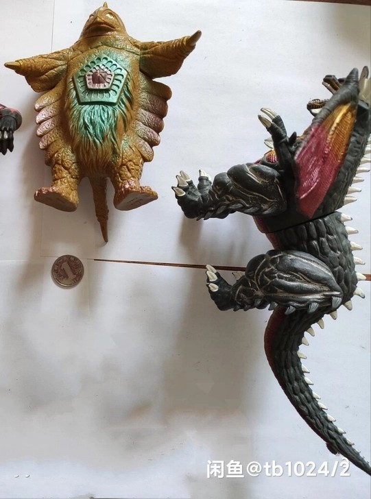 日本万代 17cm系列 奥特曼怪兽软胶 贝...