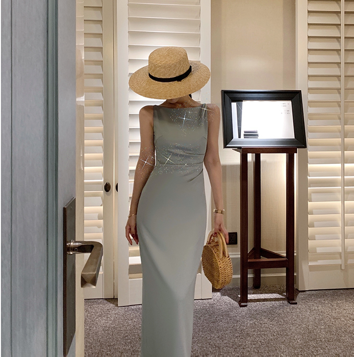 连衣裙，L尺码，刚买的，没穿过