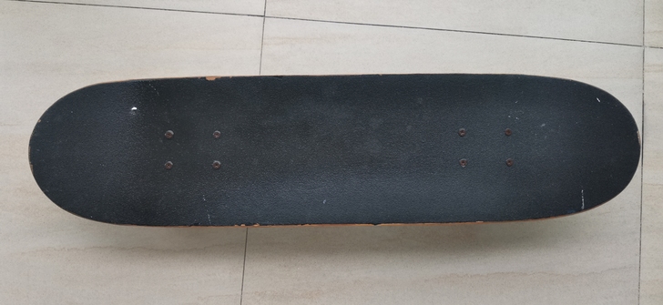 有一个闲置滑板，因为家里人都不会，现转手，...