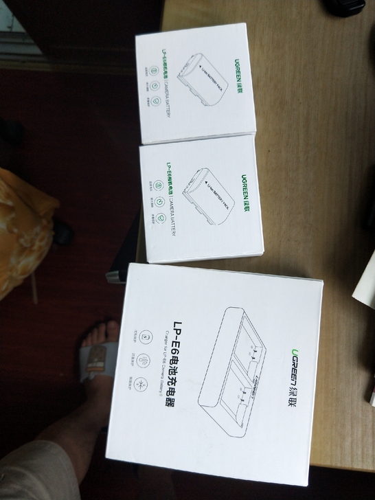 佳能LP-E6双电池一座充套，买了不到一年...