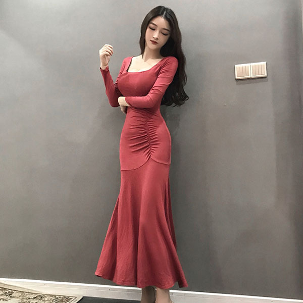 长袖连衣裙2018秋冬新款港味女人味方领性...