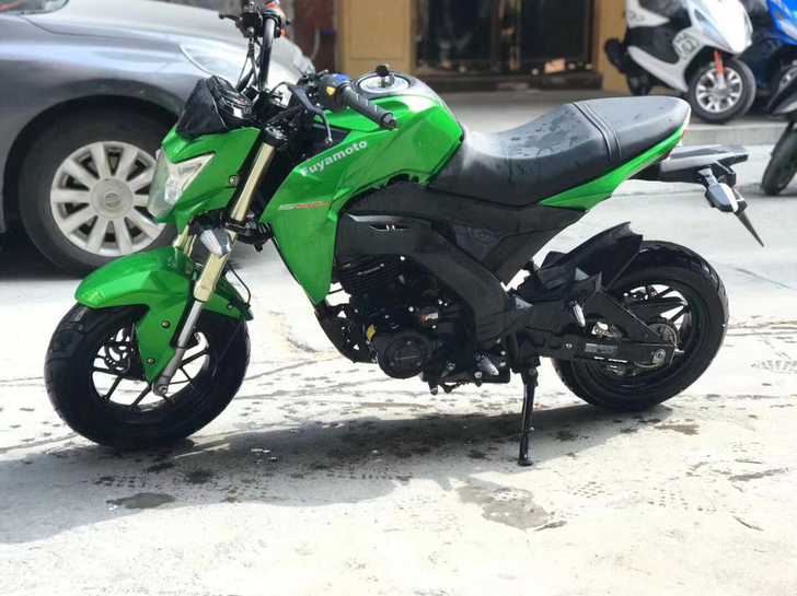 小飞鹰跑车摩托车趴赛公路赛地平线喜欢的兄弟...