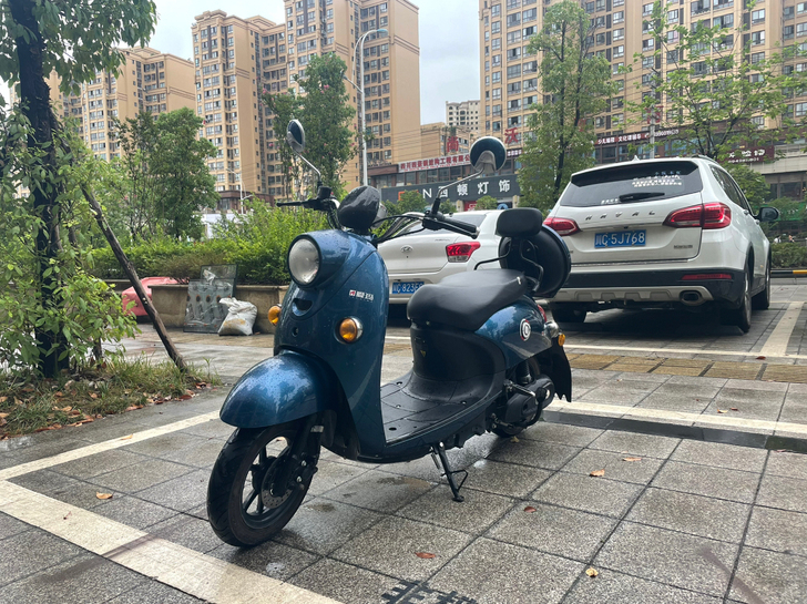 爱玛电动车，95新，72V，能跑50公里左...