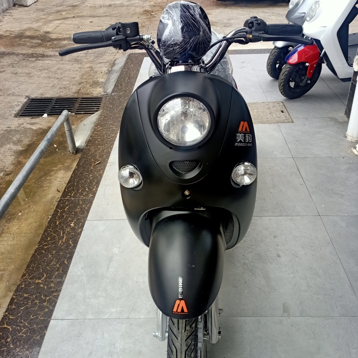 全新电动车