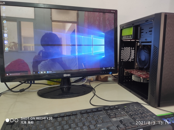 出一套九新办公主机带液晶显示器