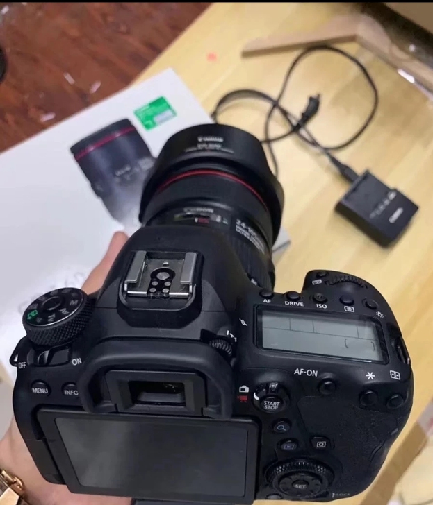 佳能6D2套机24-105 USM，本人不...