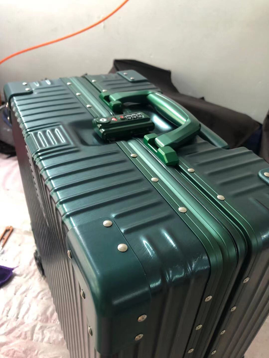 全新 大单尾货登机箱18寸 铝框 海关锁 ...
