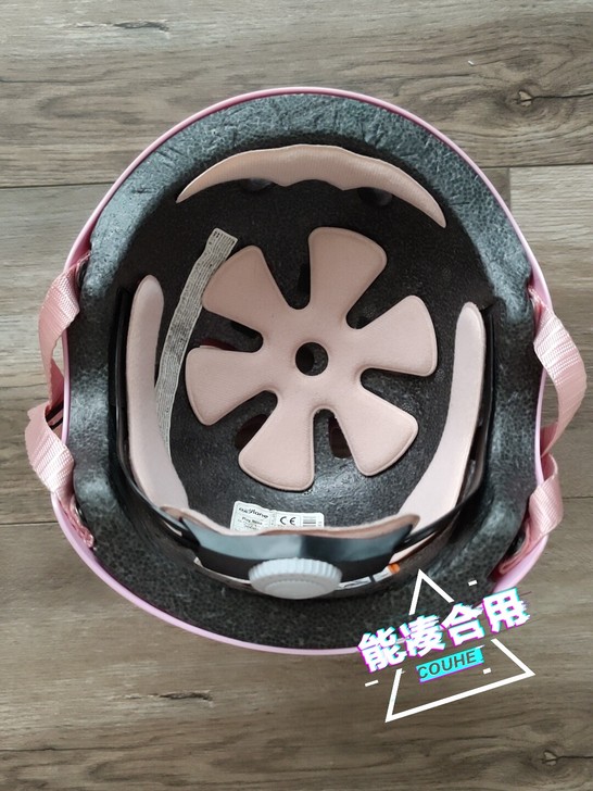 迪卡龙真冰鞋一套，小孩大了穿不了。鞋码26...