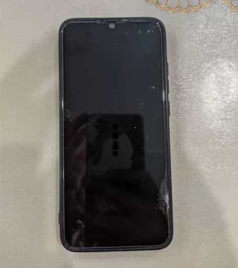 小米cc9e6+64G,感光有问题,打电话...
