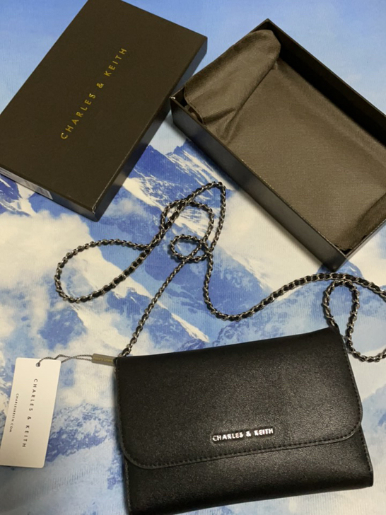 小ck精致小包 95新 吊牌在 喜欢的来
