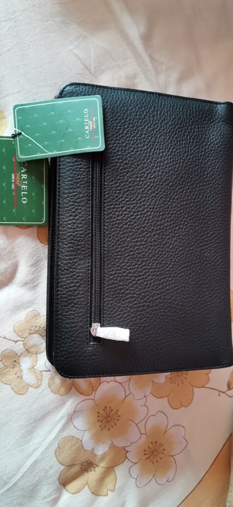 包包全新，长28.5 cm，宽8cm，高2...