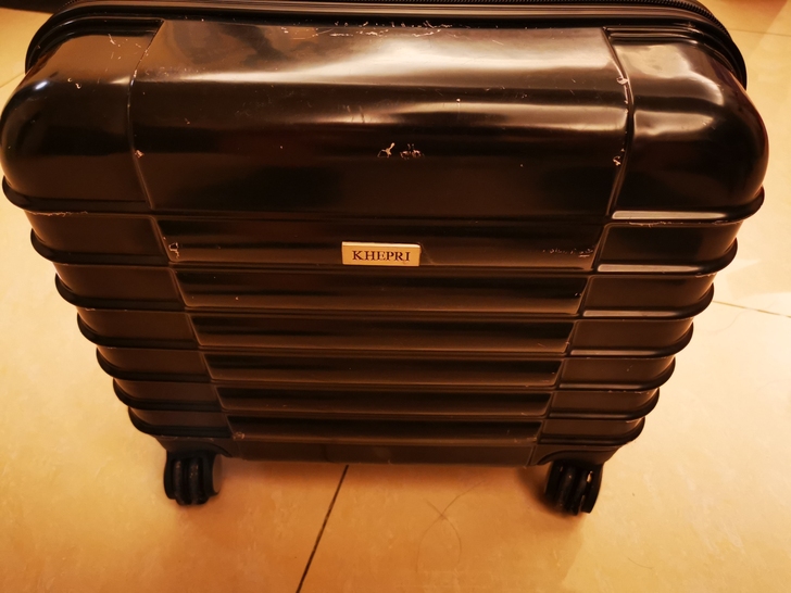 18还是19寸的登机箱 之前公司得的奖品 ...