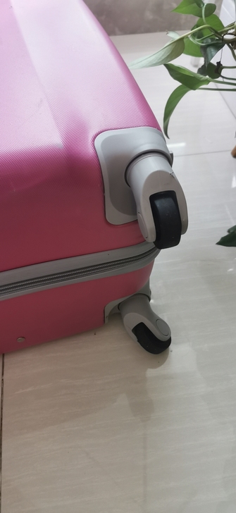 闲置26寸密码箱一个，只用过一次 国外品牌