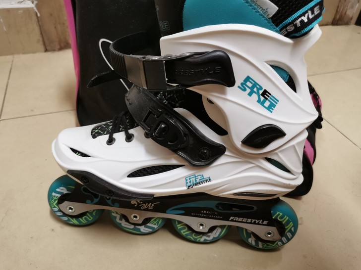 费斯陌上轮滑鞋 36码 只穿过三四次，九成...