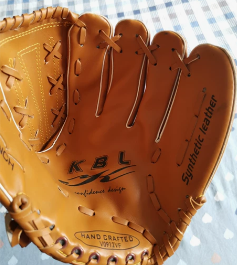 KBL棒球手套一只60元包邮 感兴趣的话点...