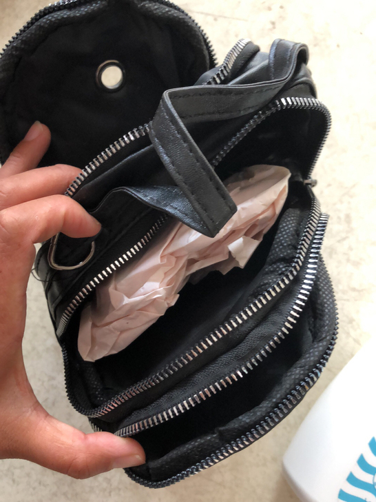 库存三层小包还有十多个，现在赔钱处理9.9...