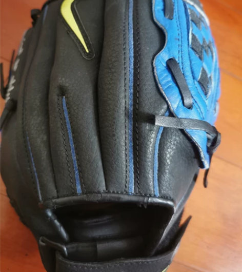 Nike全新棒球手套 经典款式，尺码如图，...