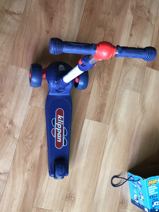 划板车，还新得很，重力转弯，轮滑动闪光，宽...