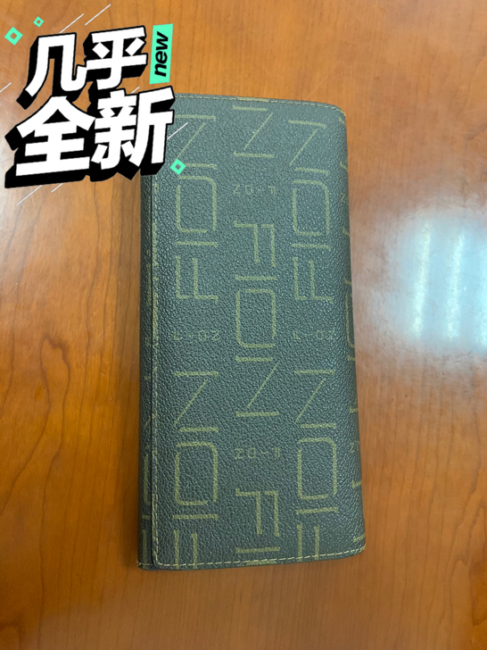 菲安妮fion经典款钱包，里面很多卡槽，手...