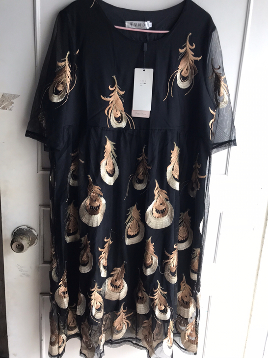 连衣裙，xl码。。140-150斤都可以穿