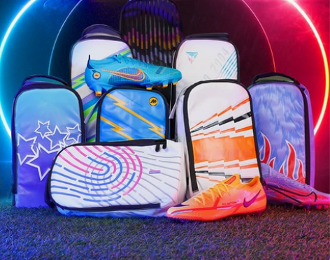 小李子:李质造足球鞋猎鹰传奇刺客搭配鞋包足...