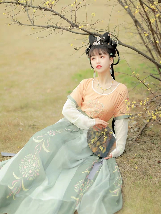 坦领汉服～素羽华裳半臂敦煌风齐腰襦裙套装，...