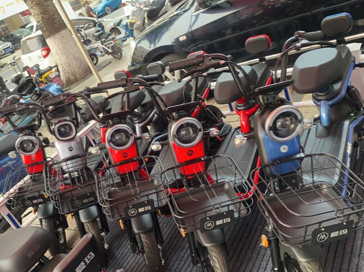爱玛电动车，便宜出。杂牌的价格买爱玛电动车