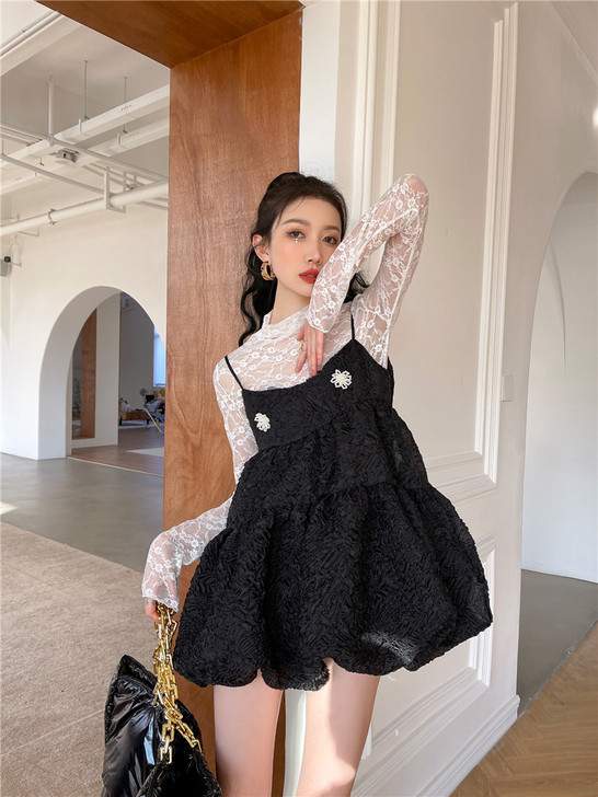 吊带连衣裙女2021新款复古浮雕褶皱显瘦暗...