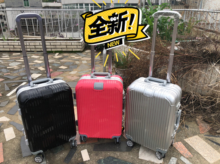 放办公室一段时间了，可能有一点灰尘，箱子绝...