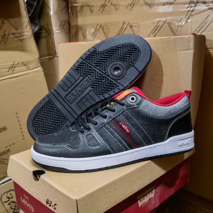 全新外贸男女款板鞋，休闲鞋码36到48