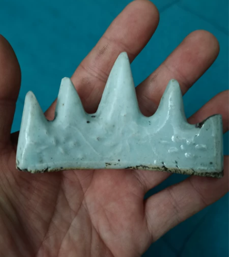 清代磁笔架，一磕，不仪价，售后不退 感兴趣...