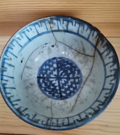 名称:清早期外黄釉里青花碗(残) 尺寸:口...