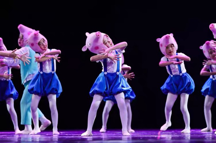 儿童舞台表演服,佩奇,仅穿过一次!