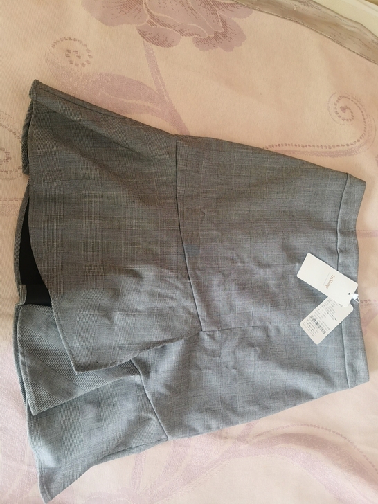 全新，鱼尾裙半裙，吊牌未摘，闲置转让