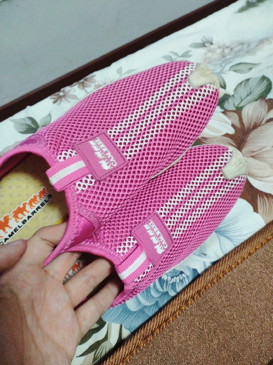 女运动鞋骆驼牌