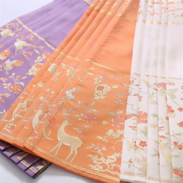 素羽华裳汉服女原创 鹿鹤同春 妆花明制马面...