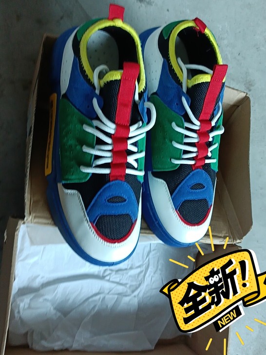 全新没穿过,闲置运动休闲鞋一双,41码