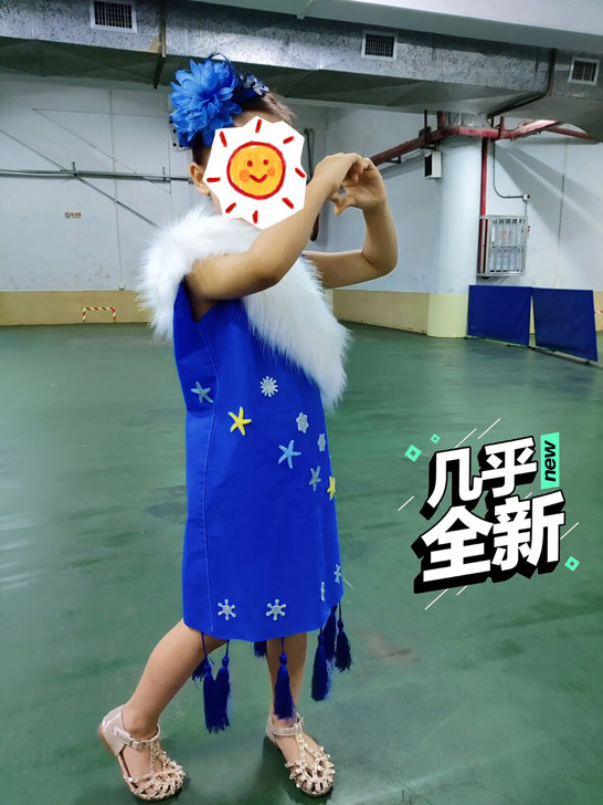 尹设计，头饰，衣服及大毛毛三件套，独一无二...